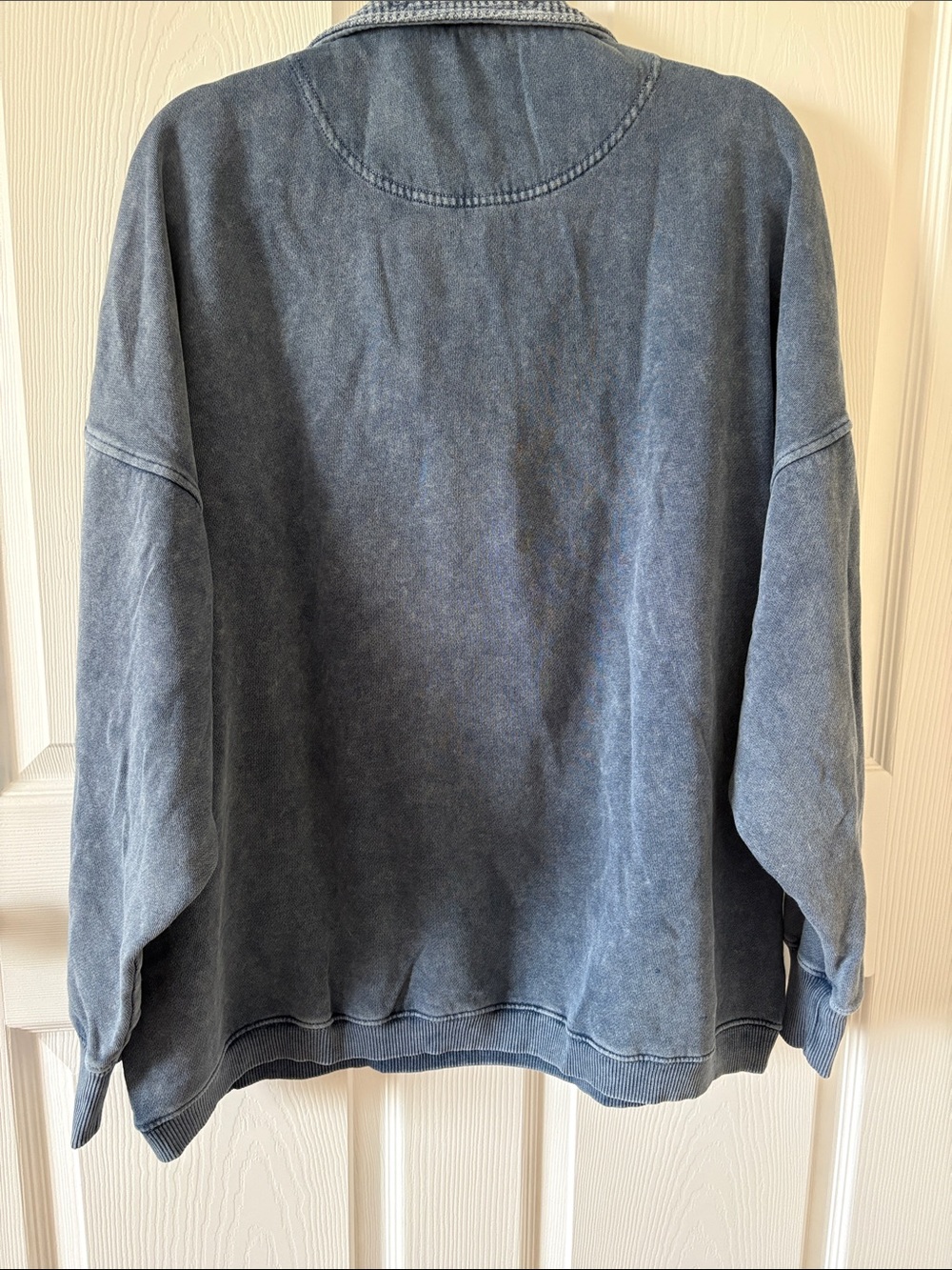 aerie women’s Washed Blue Quarter-snap Sweatshirt and Yellow V-neck sweatshirt - Picture 8 of 9